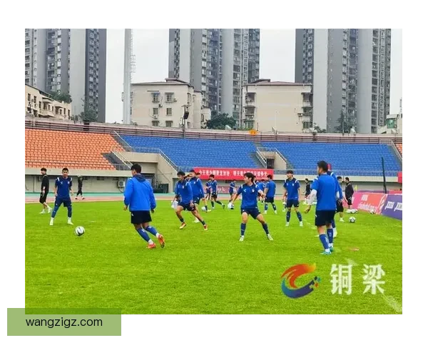 蓉城铜梁龙备战成渝德比球迷联谊